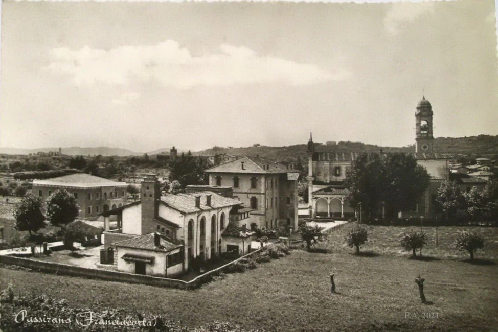 Veduta est del complesso, casa del fascio, Chiesa, Municipio