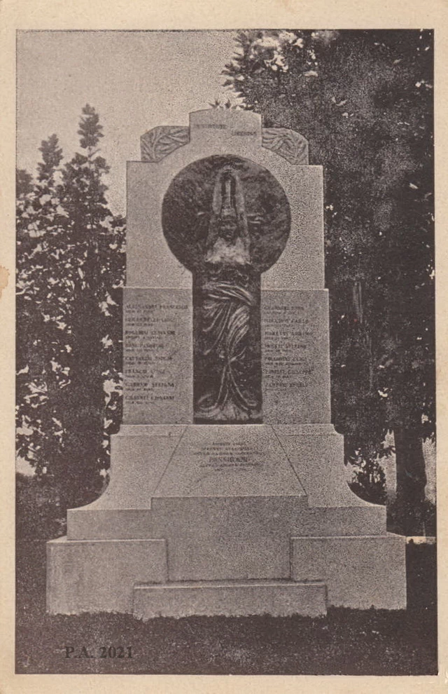 Il Monumento ai caduti - opera di Claudio Botta